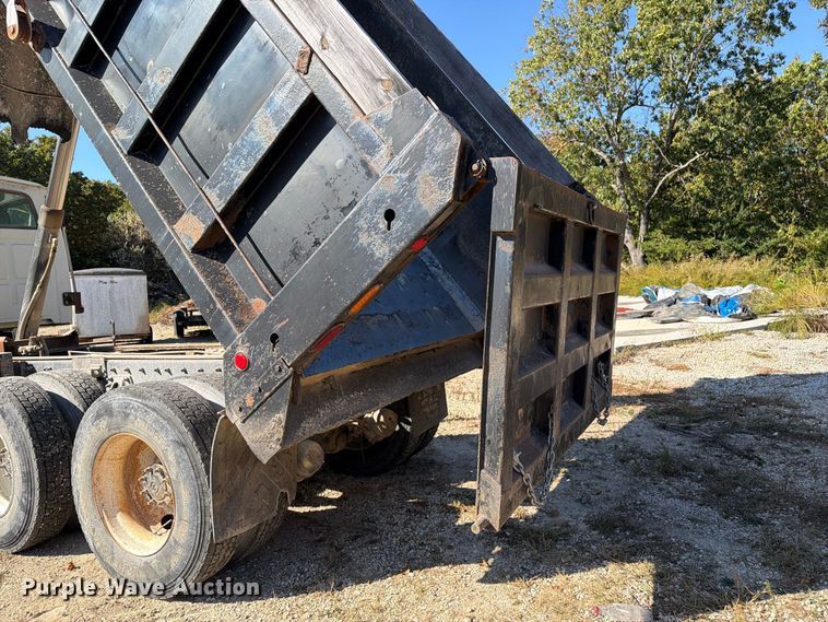 image for item FM6526 2006 Sterling L8500 dump truck