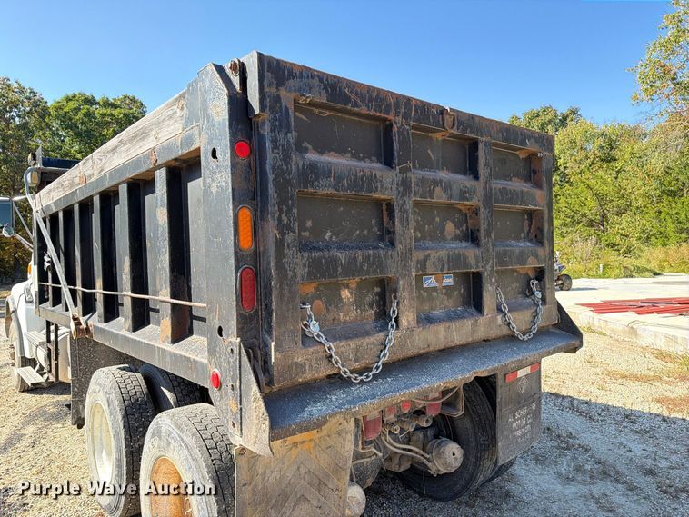 image for item FM6526 2006 Sterling L8500 dump truck