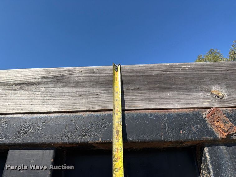 image for item FM6526 2006 Sterling L8500 dump truck