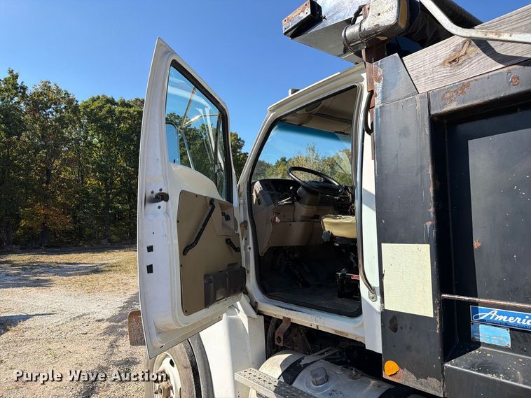 image for item FM6526 2006 Sterling L8500 dump truck