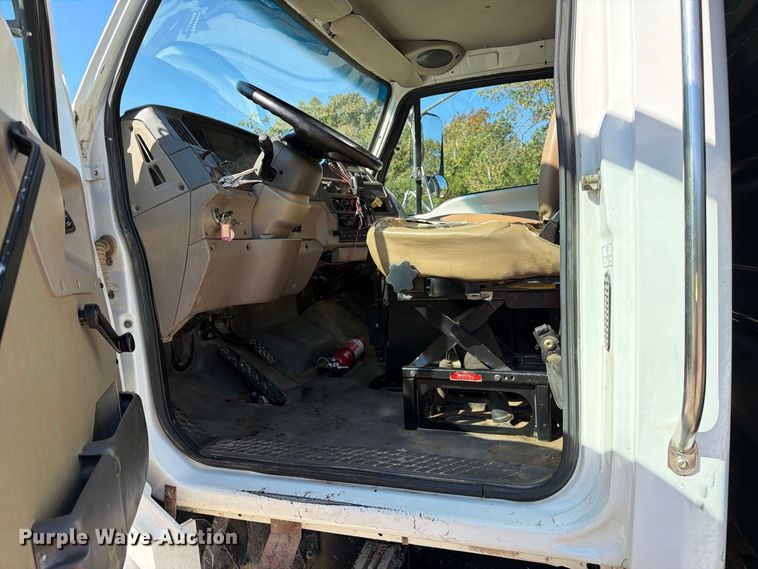 image for item FM6526 2006 Sterling L8500 dump truck