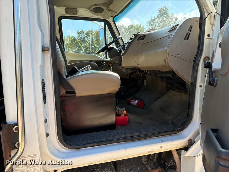 image for item FM6526 2006 Sterling L8500 dump truck
