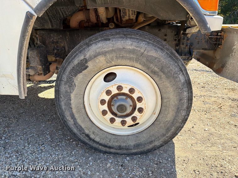 image for item FM6526 2006 Sterling L8500 dump truck