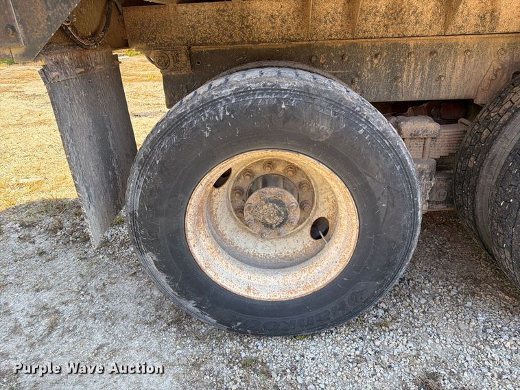 image for item FM6526 2006 Sterling L8500 dump truck