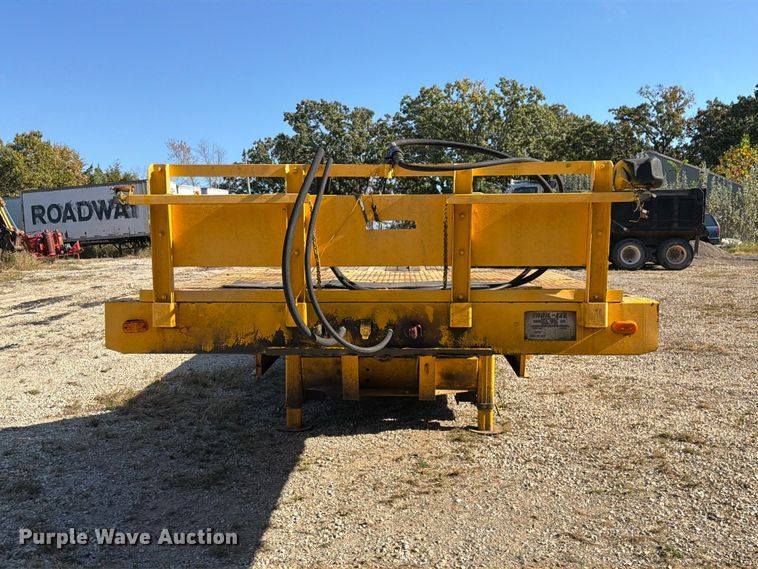 image for item FM6528 1985 Trail-Eze LP30T44 drop tilt deck equipment trailer
