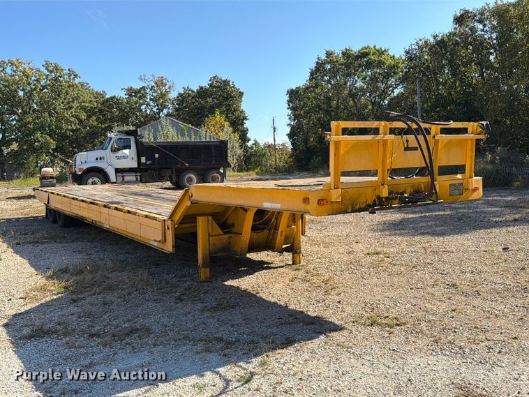 image for item FM6528 1985 Trail-Eze LP30T44 drop tilt deck equipment trailer