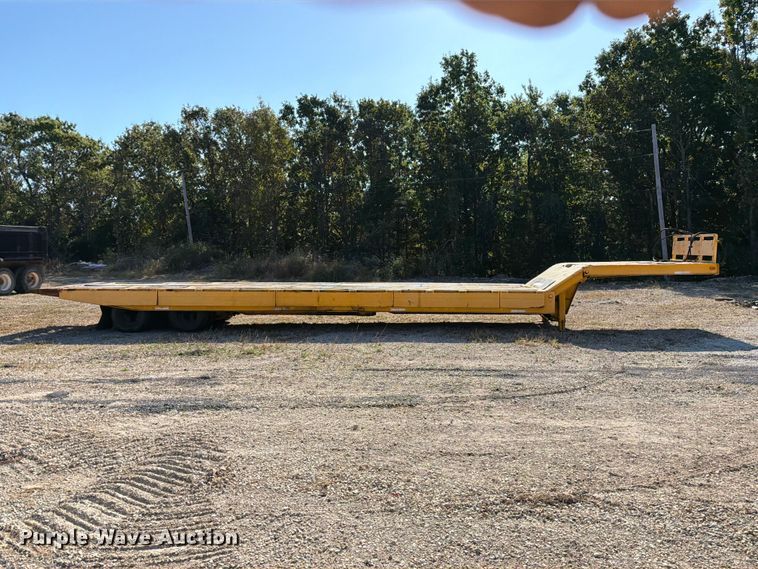 image for item FM6528 1985 Trail-Eze LP30T44 drop tilt deck equipment trailer