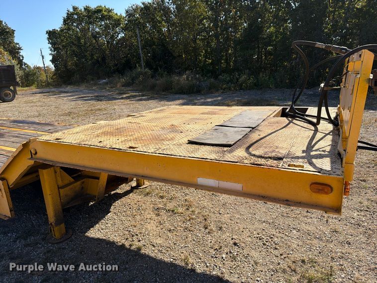 image for item FM6528 1985 Trail-Eze LP30T44 drop tilt deck equipment trailer