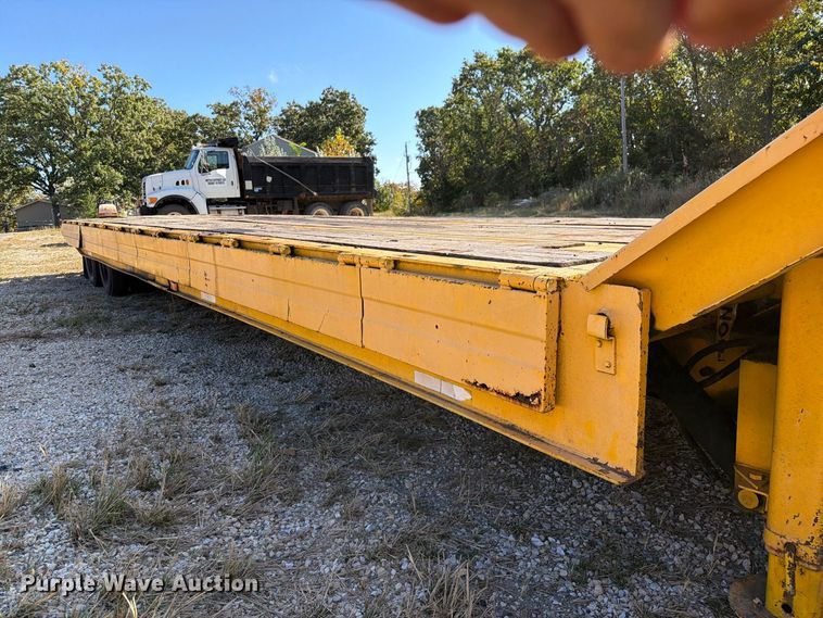 image for item FM6528 1985 Trail-Eze LP30T44 drop tilt deck equipment trailer