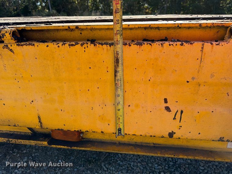 image for item FM6528 1985 Trail-Eze LP30T44 drop tilt deck equipment trailer