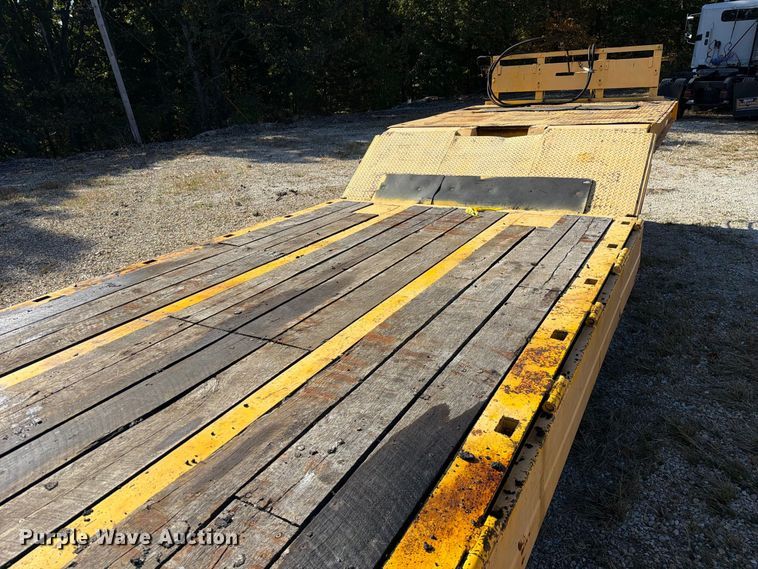 image for item FM6528 1985 Trail-Eze LP30T44 drop tilt deck equipment trailer
