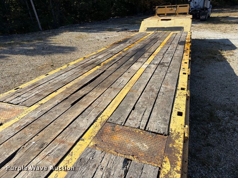 image for item FM6528 1985 Trail-Eze LP30T44 drop tilt deck equipment trailer