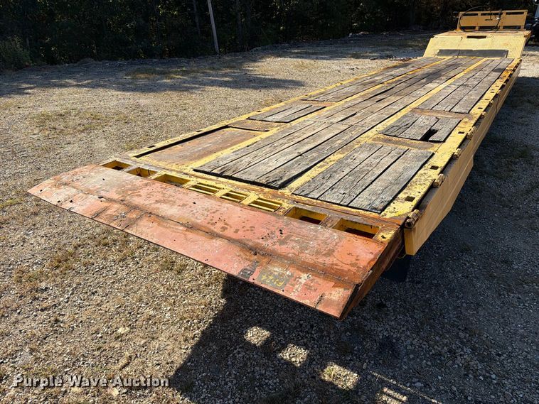 image for item FM6528 1985 Trail-Eze LP30T44 drop tilt deck equipment trailer