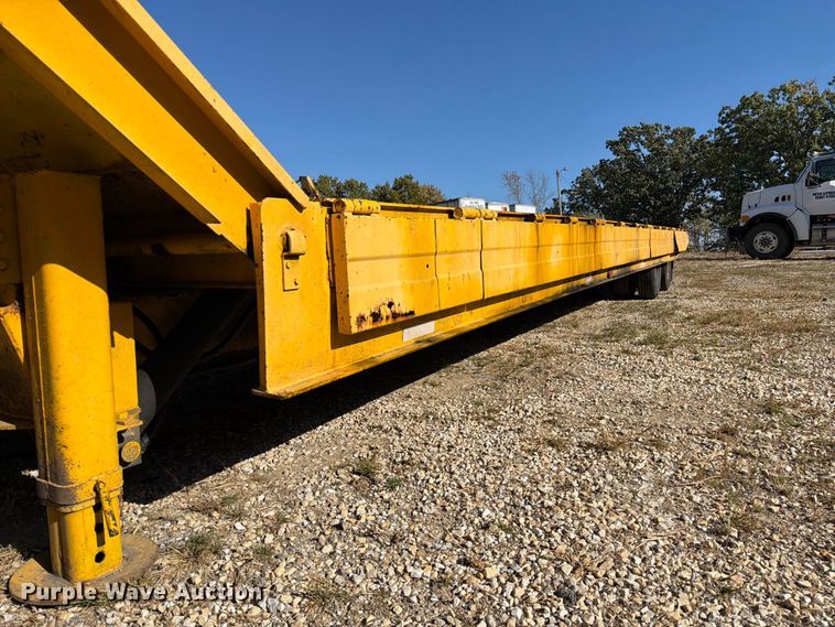 image for item FM6528 1985 Trail-Eze LP30T44 drop tilt deck equipment trailer