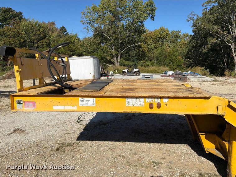 image for item FM6528 1985 Trail-Eze LP30T44 drop tilt deck equipment trailer