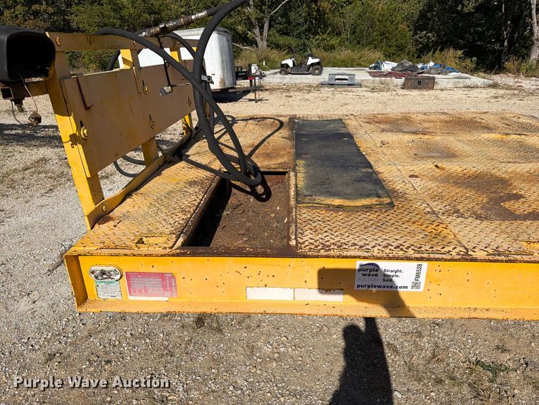 image for item FM6528 1985 Trail-Eze LP30T44 drop tilt deck equipment trailer