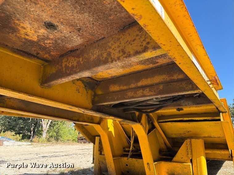 image for item FM6528 1985 Trail-Eze LP30T44 drop tilt deck equipment trailer