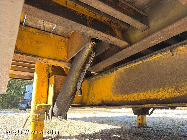 image for item FM6528 1985 Trail-Eze LP30T44 drop tilt deck equipment trailer