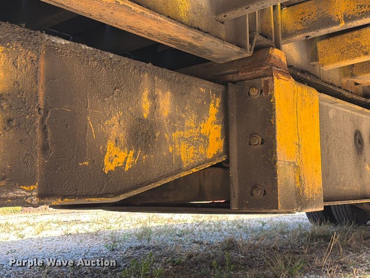 image for item FM6528 1985 Trail-Eze LP30T44 drop tilt deck equipment trailer