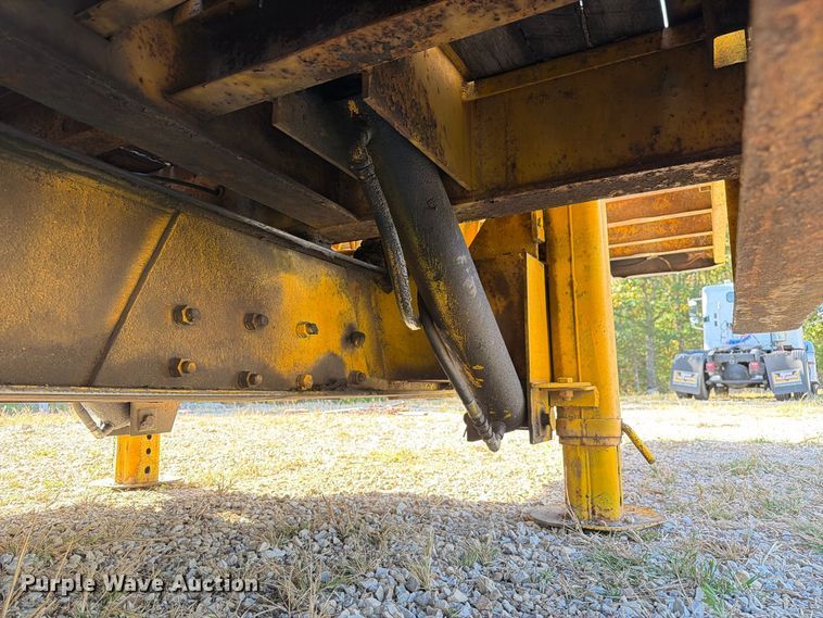 image for item FM6528 1985 Trail-Eze LP30T44 drop tilt deck equipment trailer