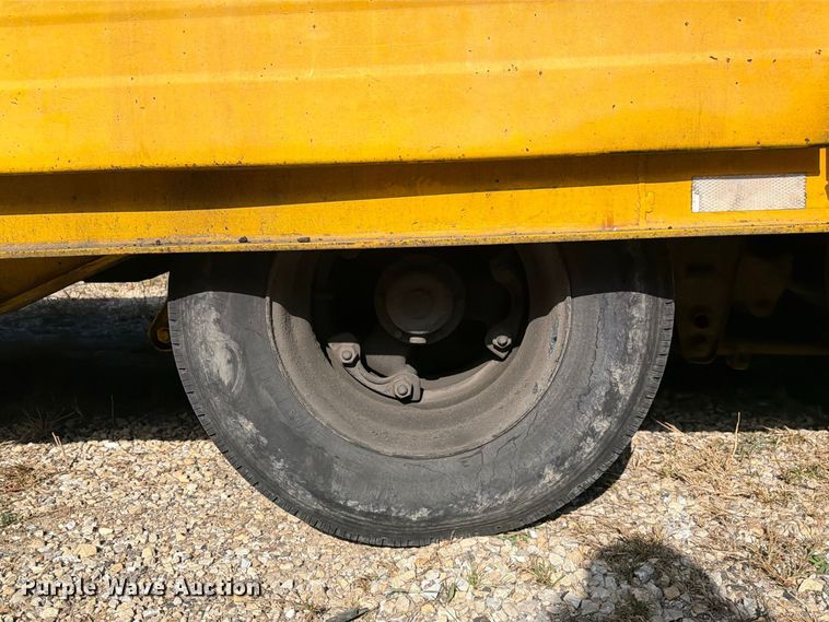 image for item FM6528 1985 Trail-Eze LP30T44 drop tilt deck equipment trailer