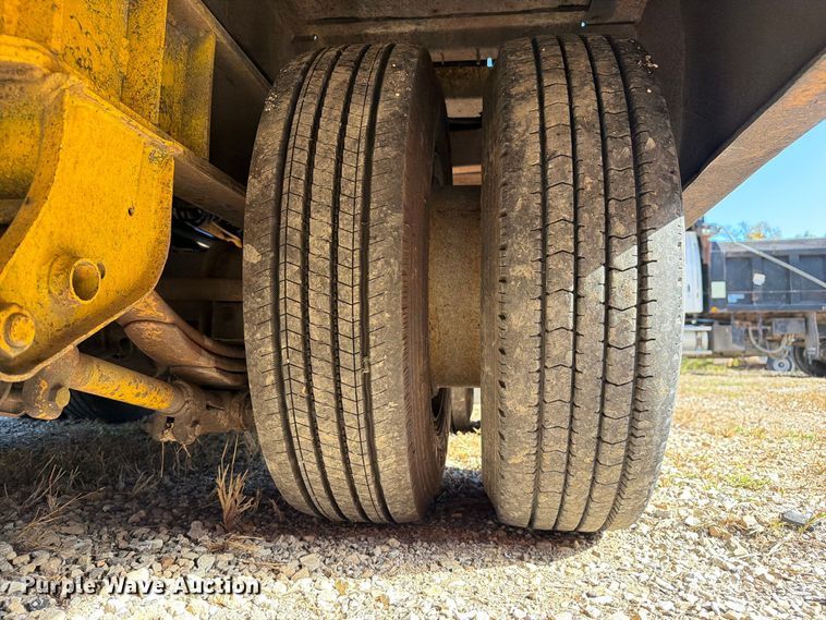 image for item FM6528 1985 Trail-Eze LP30T44 drop tilt deck equipment trailer