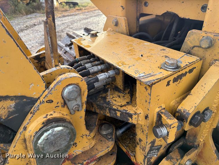 image for item FM6537 2009 Vermeer XTS1250 cable plow