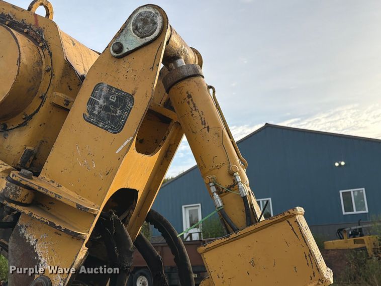 image for item FM6537 2009 Vermeer XTS1250 cable plow