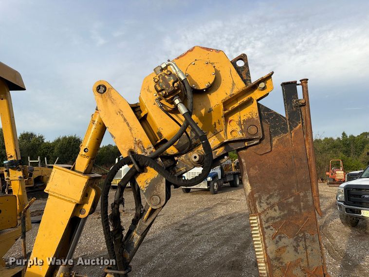 image for item FM6537 2009 Vermeer XTS1250 cable plow