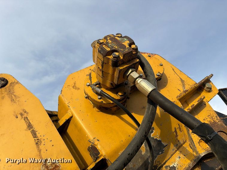 image for item FM6537 2009 Vermeer XTS1250 cable plow