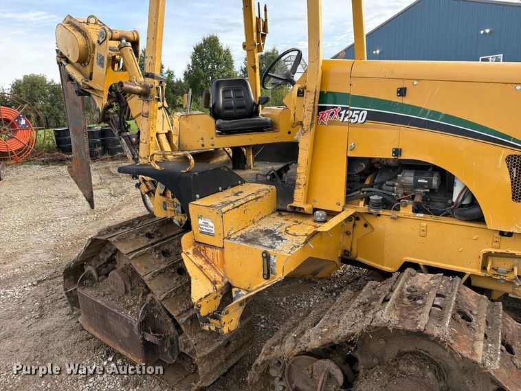 image for item FM6537 2009 Vermeer XTS1250 cable plow