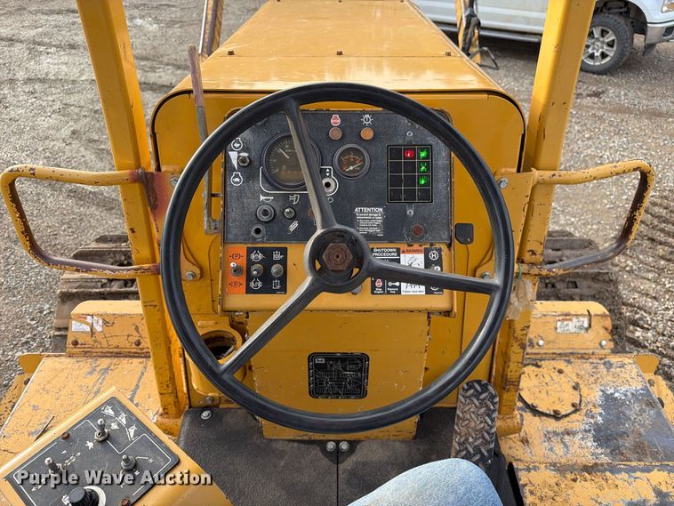 image for item FM6537 2009 Vermeer XTS1250 cable plow