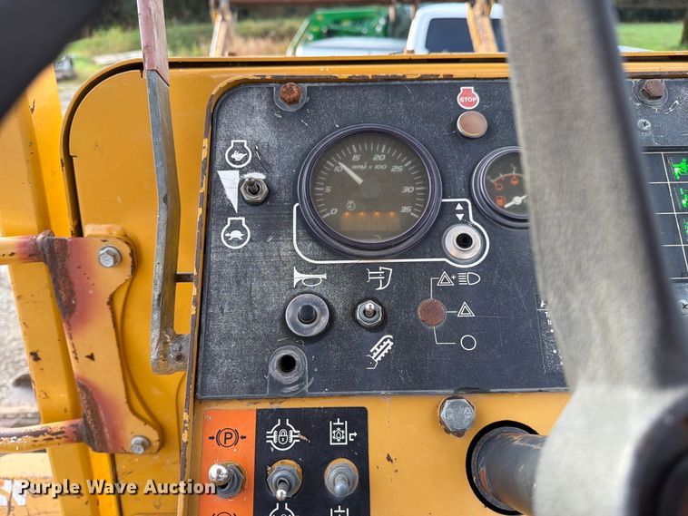 image for item FM6537 2009 Vermeer XTS1250 cable plow