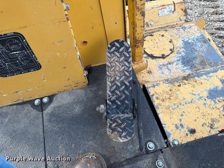 image for item FM6537 2009 Vermeer XTS1250 cable plow