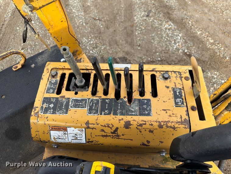 image for item FM6537 2009 Vermeer XTS1250 cable plow