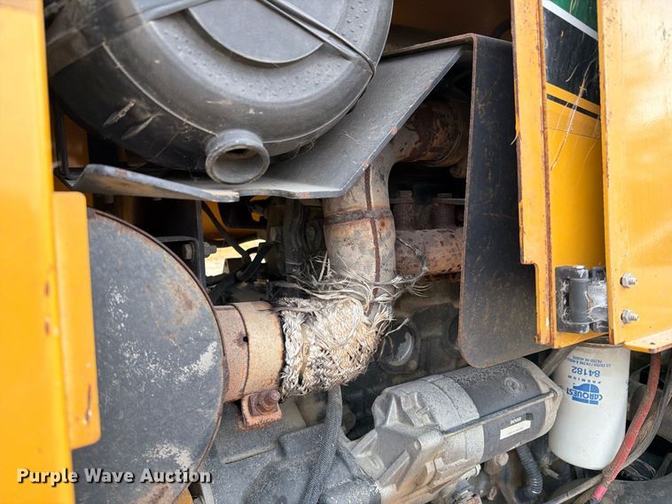 image for item FM6537 2009 Vermeer XTS1250 cable plow