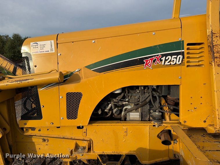 image for item FM6537 2009 Vermeer XTS1250 cable plow