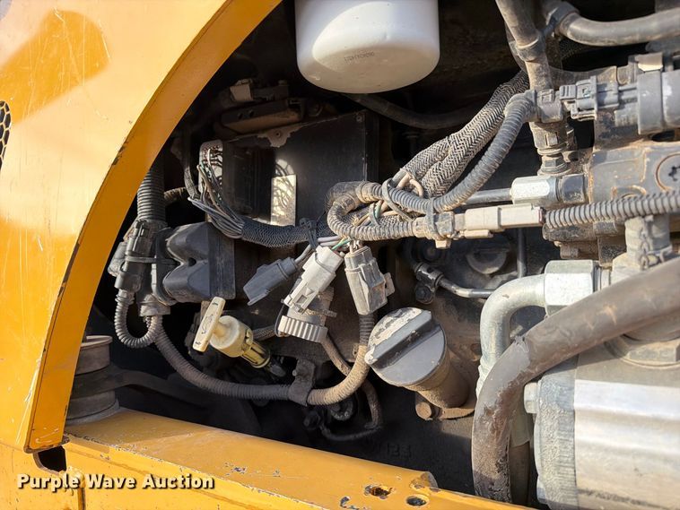 image for item FM6537 2009 Vermeer XTS1250 cable plow