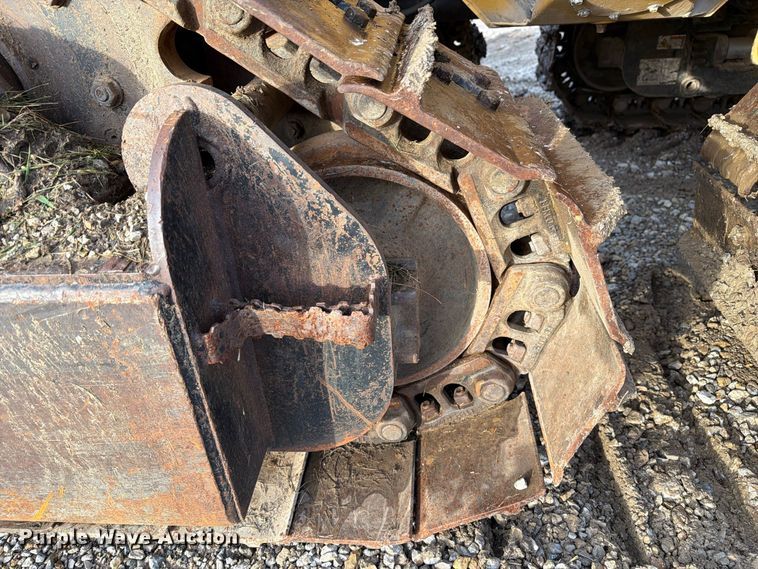 image for item FM6537 2009 Vermeer XTS1250 cable plow