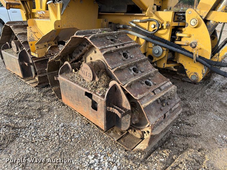 image for item FM6537 2009 Vermeer XTS1250 cable plow