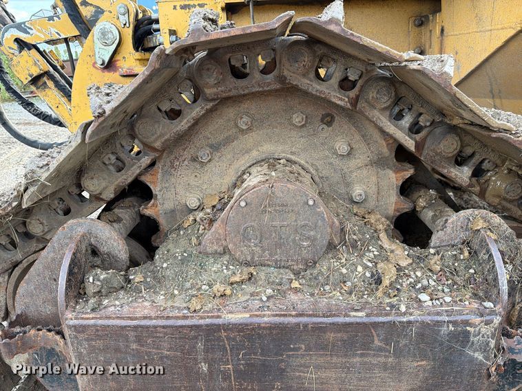 image for item FM6537 2009 Vermeer XTS1250 cable plow