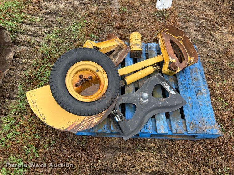 image for item FM6537 2009 Vermeer XTS1250 cable plow