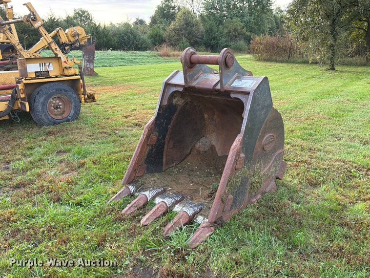 image for item FM6539 Strickland excavator bucket