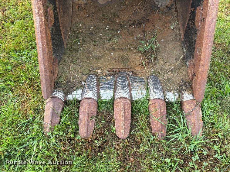 image for item FM6539 Strickland excavator bucket