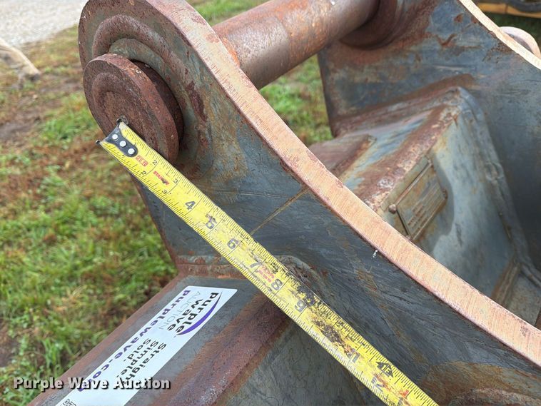 image for item FM6539 Strickland excavator bucket