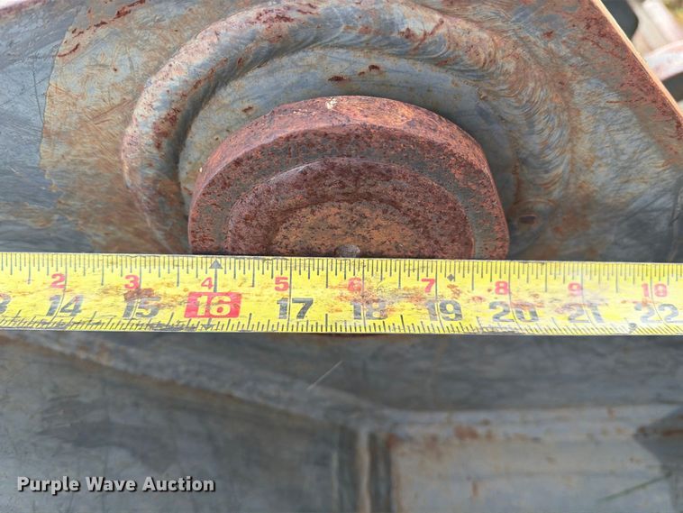 image for item FM6539 Strickland excavator bucket