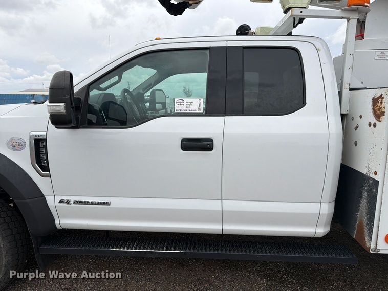 image for item FM7712 2018 Ford F550 Super Duty Ext. Cab bucket truck