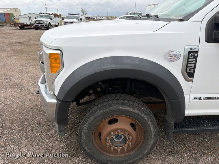 image for item FM7712 2018 Ford F550 Super Duty Ext. Cab bucket truck