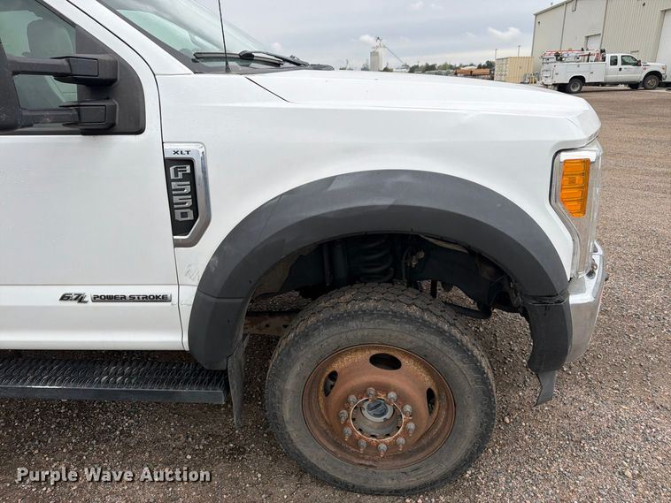 image for item FM7712 2018 Ford F550 Super Duty Ext. Cab bucket truck