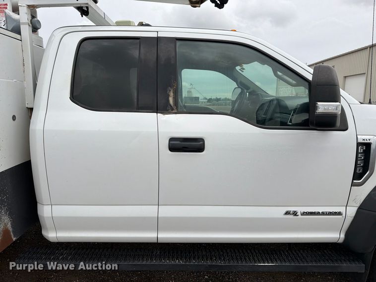 image for item FM7712 2018 Ford F550 Super Duty Ext. Cab bucket truck
